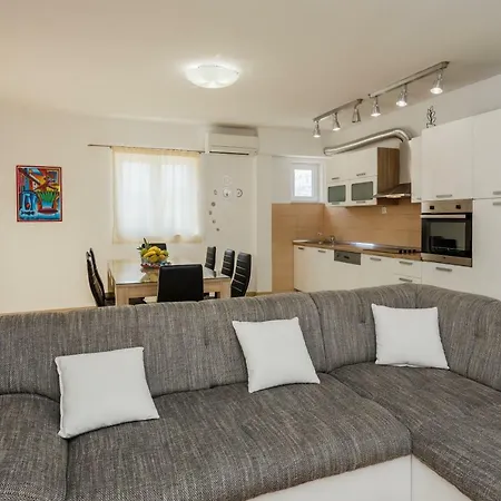 Apartment Selak