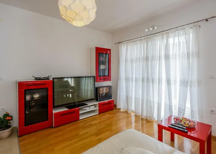 Апартаменти Selak *