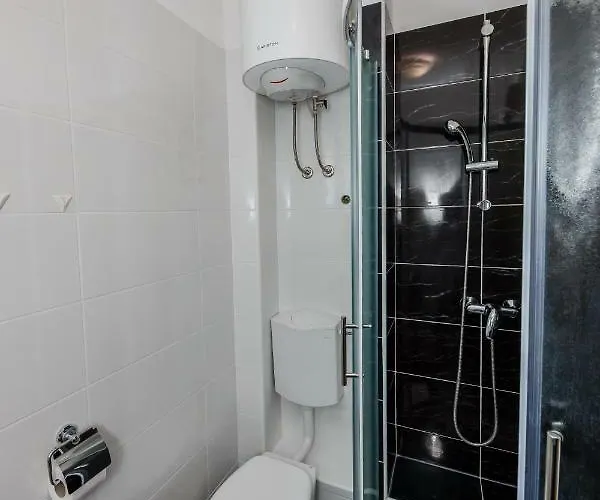 Апартаменти Selak *