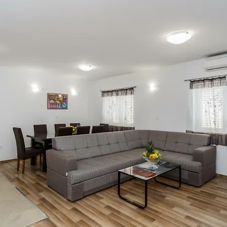 Selak * 斯普利特